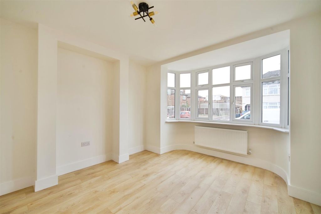 Property photo 2 of 15 Dsc_9304.Jpg