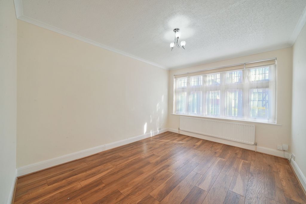 Property photo 2 of 16 Photo 8