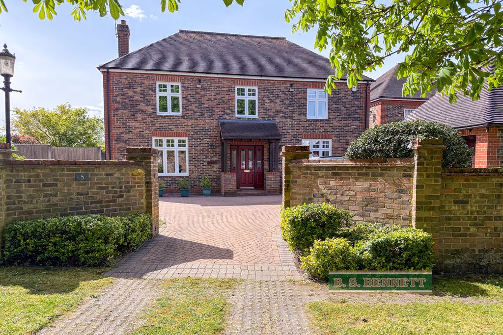 Property photo 1 of 22