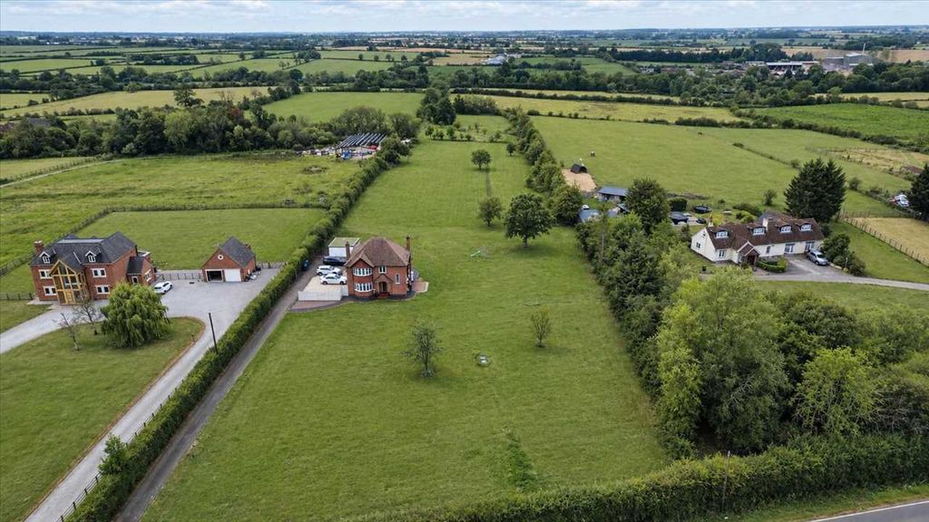 Property photo 2 of 31