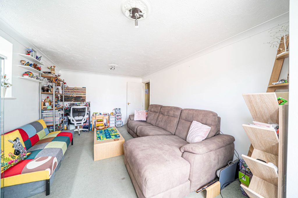 Property photo 3 of 17