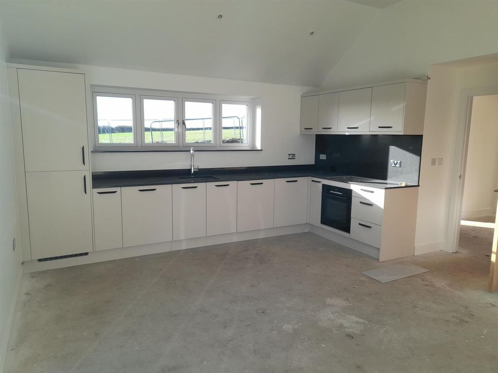 Property photo 2 of 11 20251219_130742.Jpg