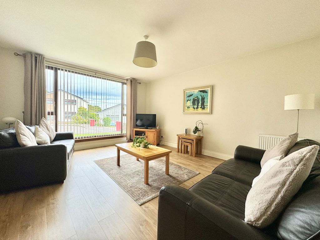 Property photo 3 of 33
