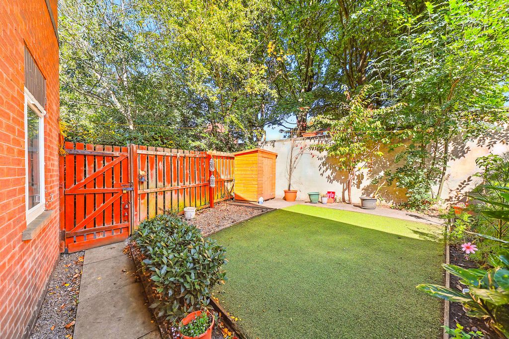 Property photo 2 of 21