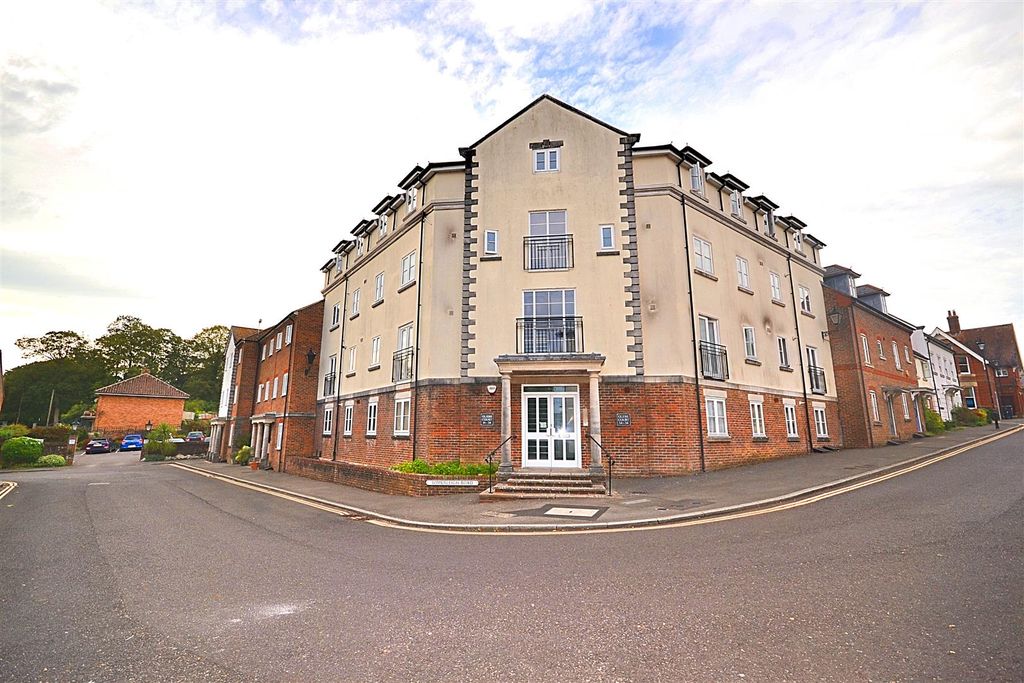 Property photo 1 of 11 10.Png