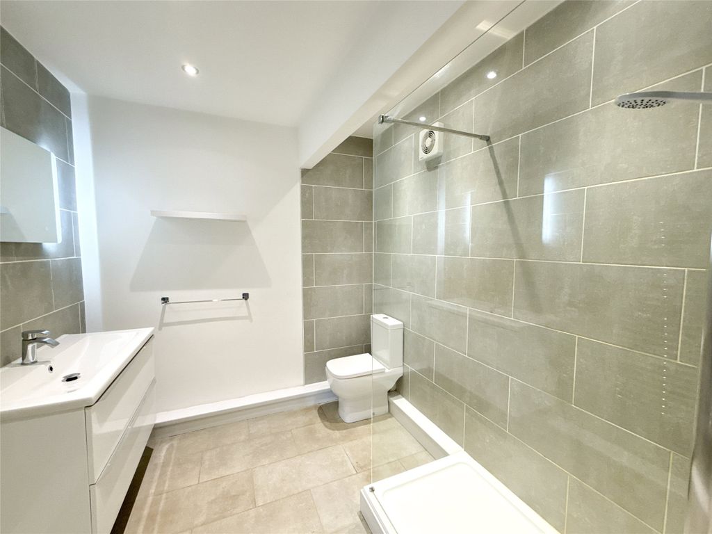 Property photo 3 of 19 Shower Room