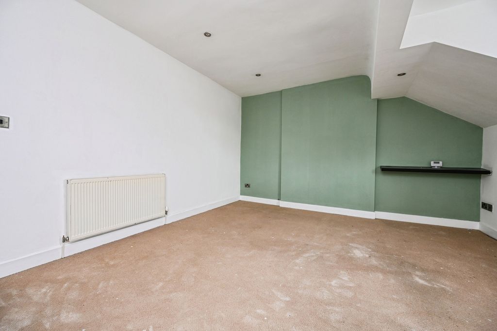 Property photo 2 of 8 Pbox-Img.Jpg