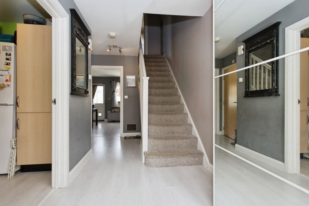 Property photo 2 of 15 Photo