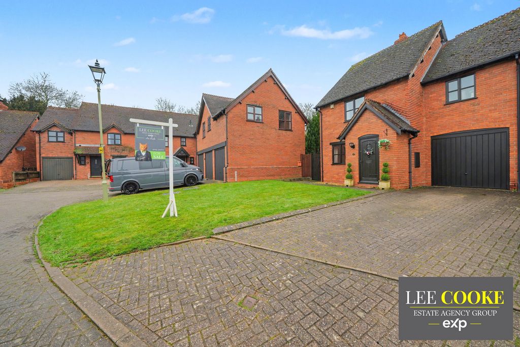 Property photo 2 of 34