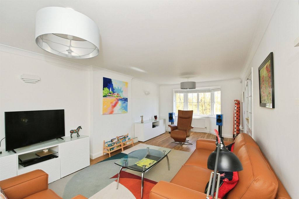 Property photo 3 of 22