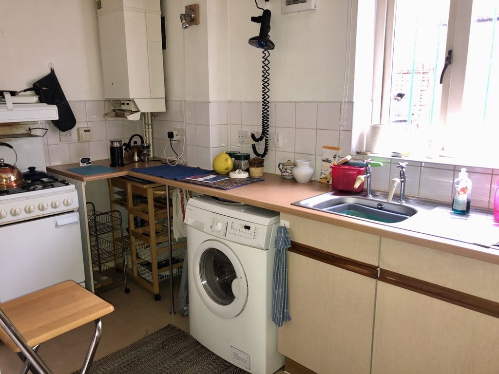 Property photo 2 of 5 Kitchen