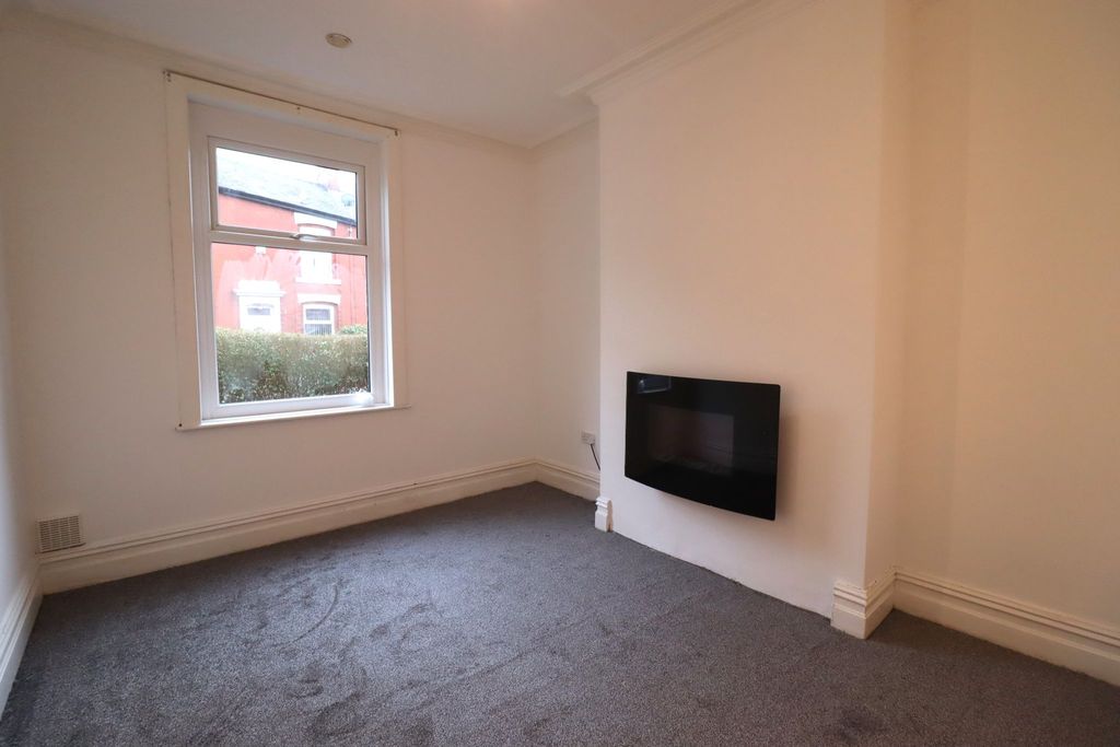 Property photo 2 of 13 Photograph 2