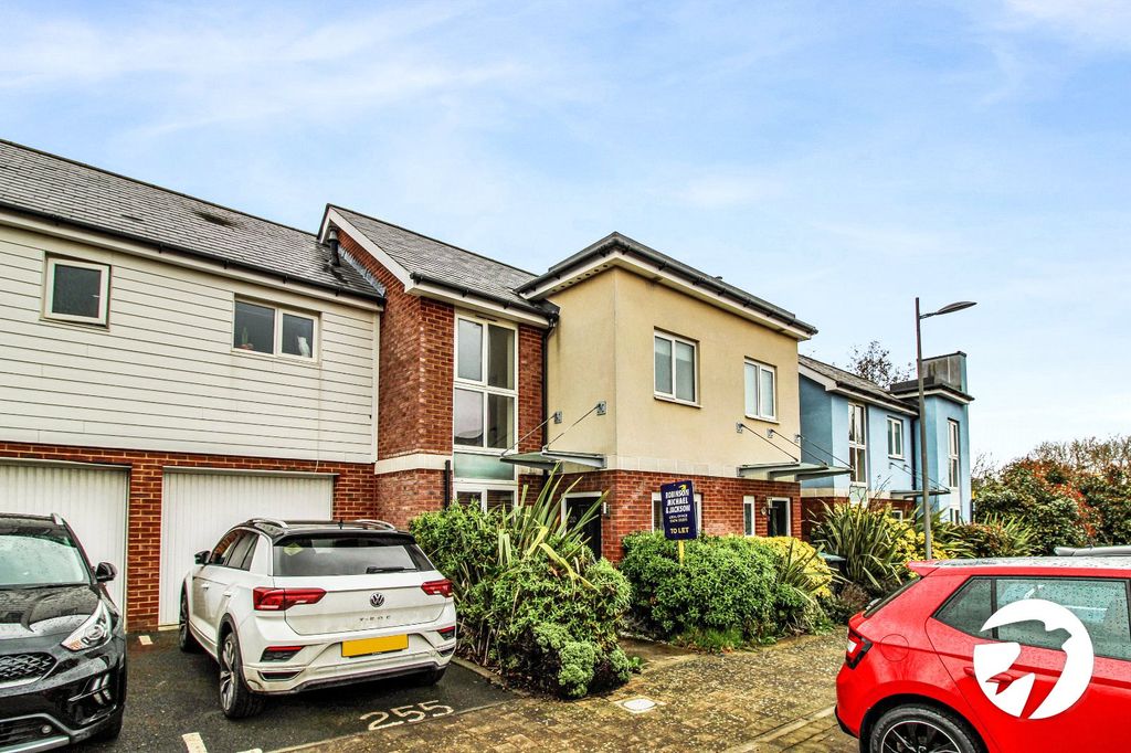 Property photo 1 of 11 External