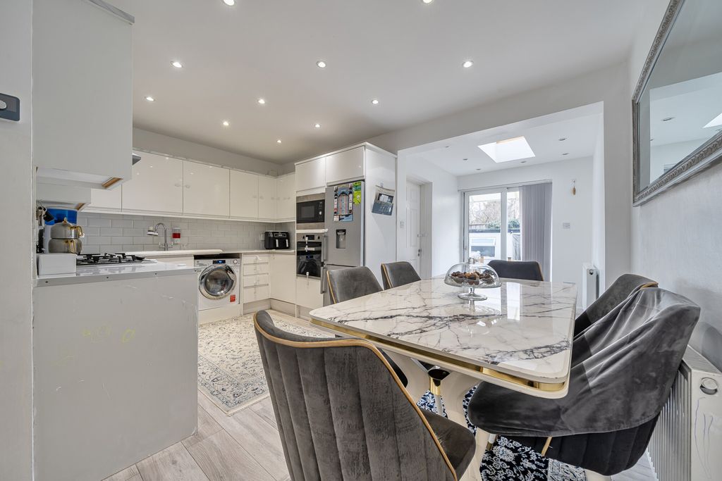 Property photo 3 of 22 Reception