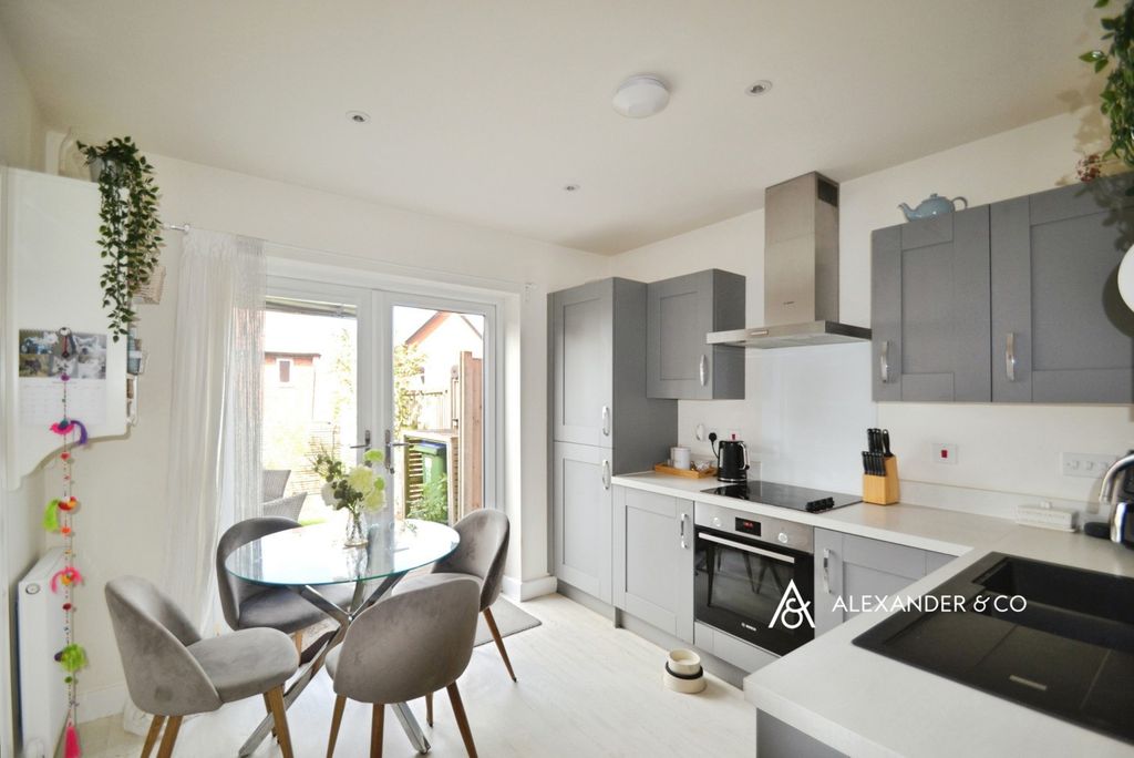Property photo 3 of 27 Pbox-Img.Jpg