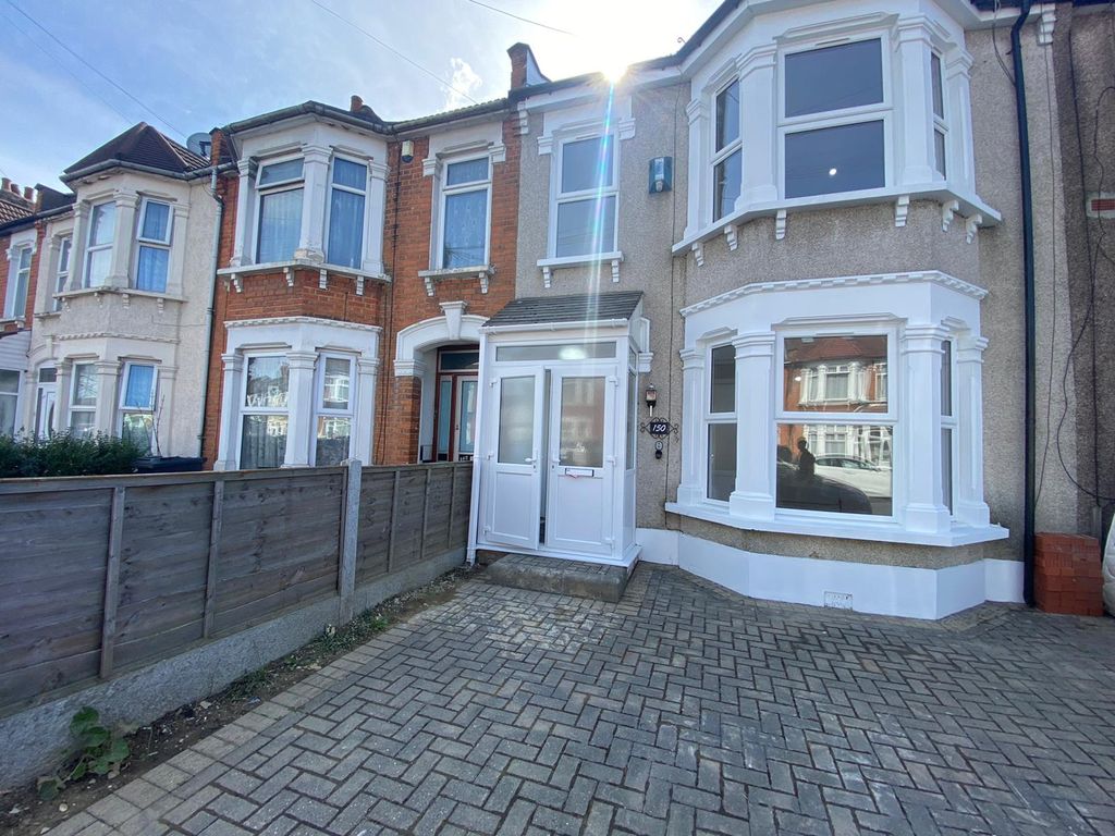 Property photo 2 of 32