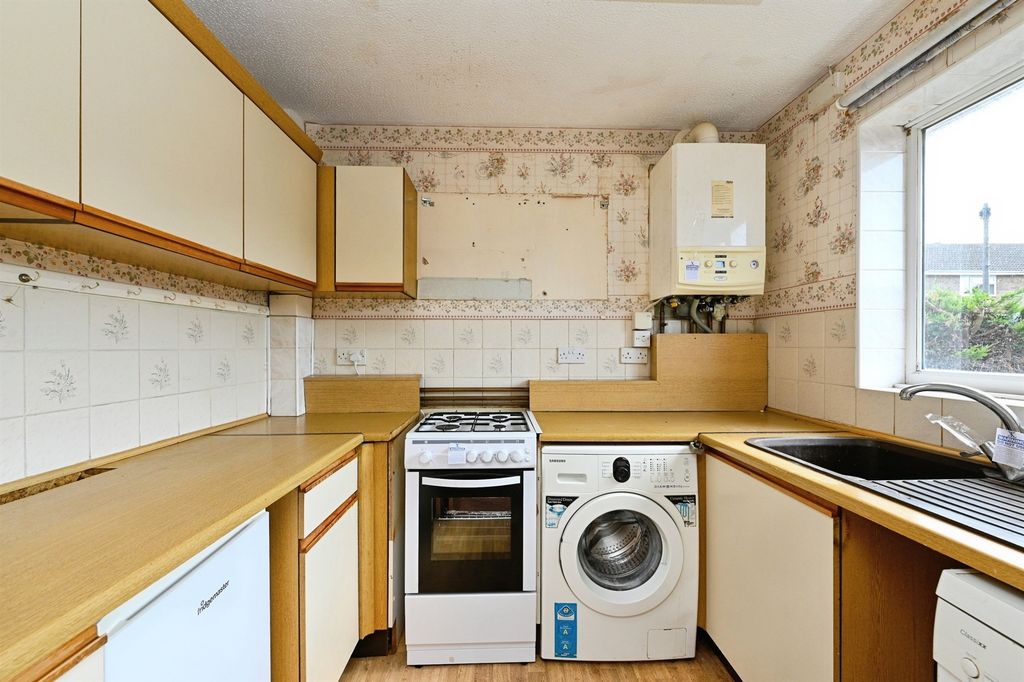 Property photo 2 of 17