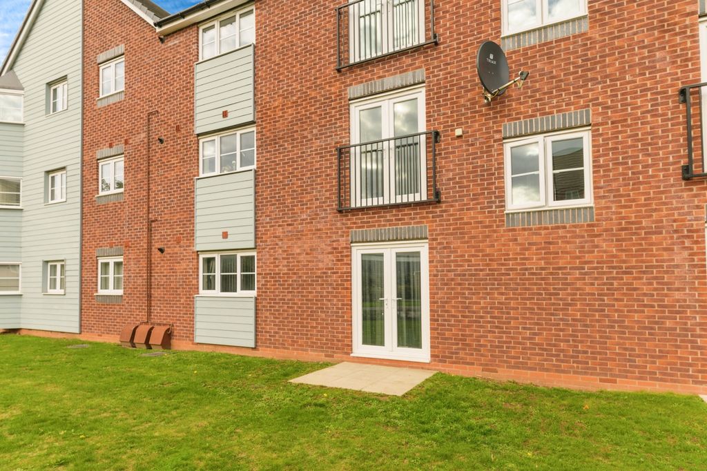 Property photo 2 of 18 2