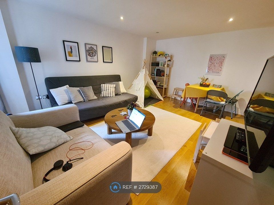 Property photo 2 of 12 Living Room