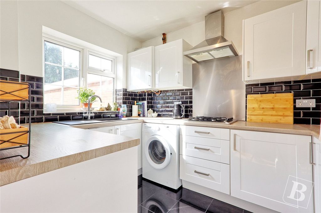 Property photo 3 of 14 Kitchen