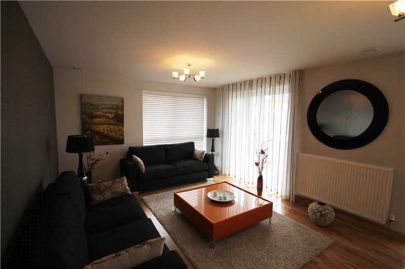 Property photo 3 of 7 Living Room