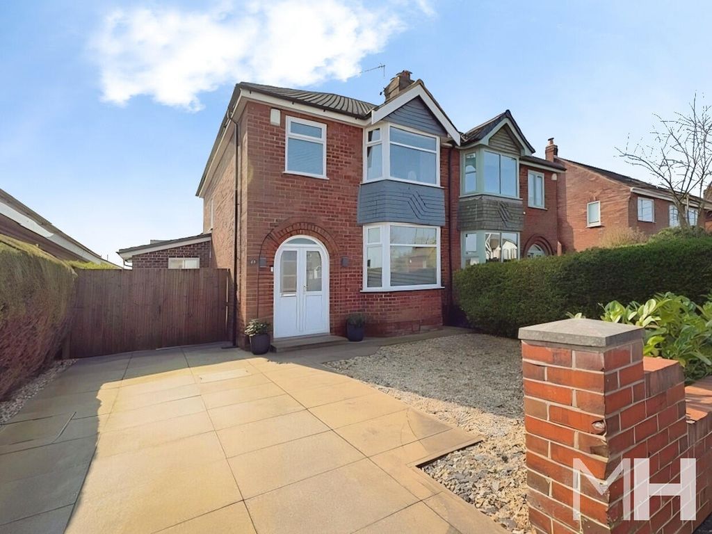 Property photo 1 of 17 Front (Exterior)