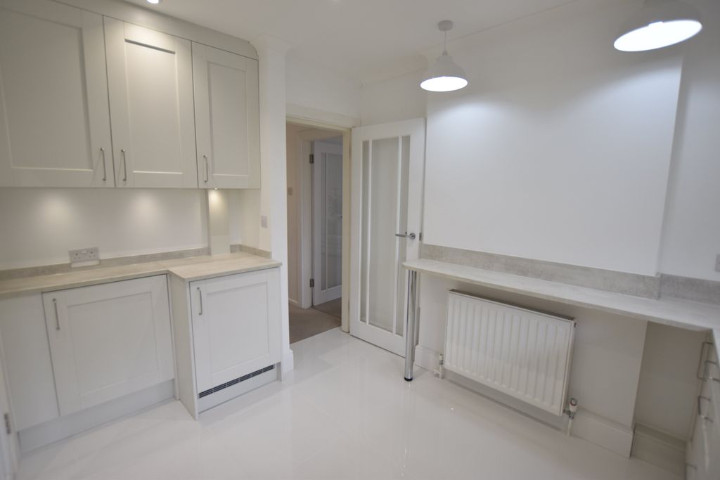 Property photo 3 of 14 Kitchen 2