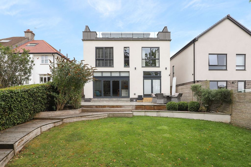 Property photo 2 of 49