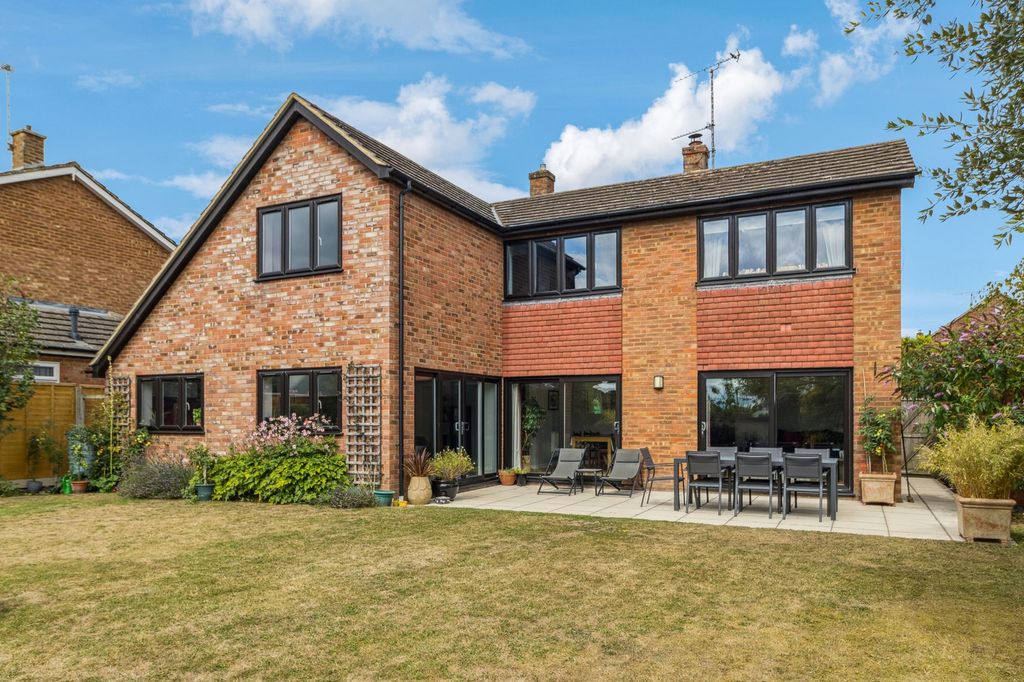 Property photo 1 of 18