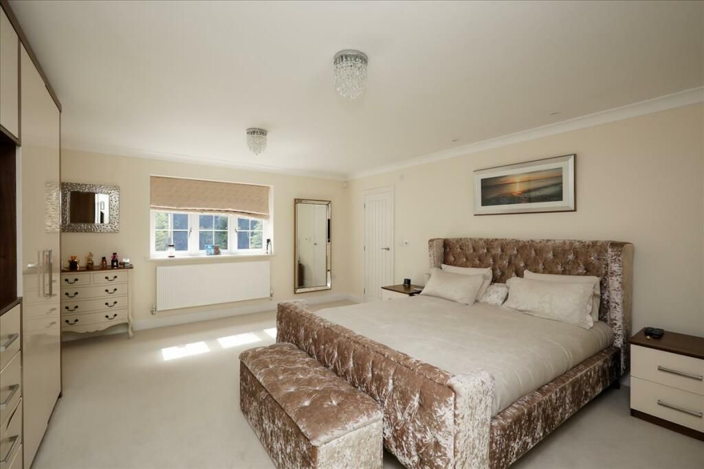 Property photo 2 of 35