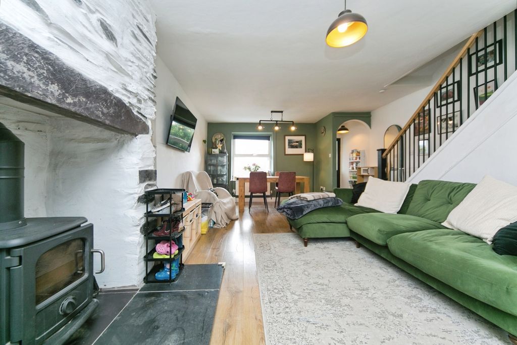 Property photo 3 of 19 Pbox-Img.Jpg