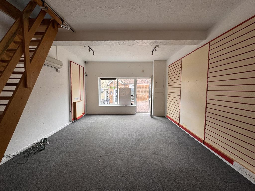 Property photo 3 of 10 Gallery