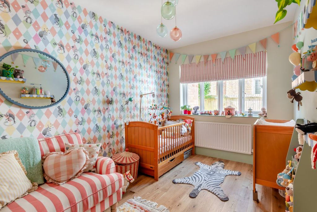 Additional image 9 of 2 bed flat for saleDouglas Road, Harpenden, Hertfordshire AL5