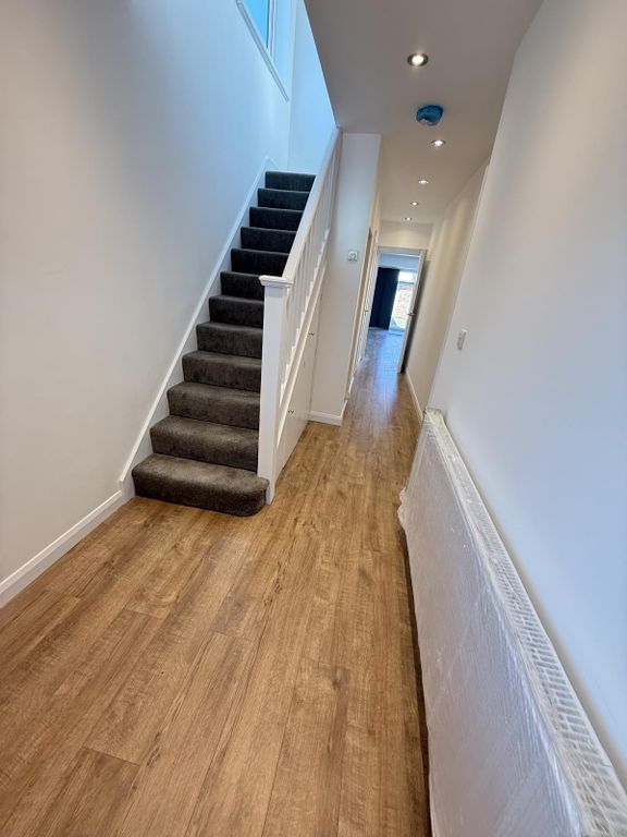 Property photo 2 of 14 Entrance