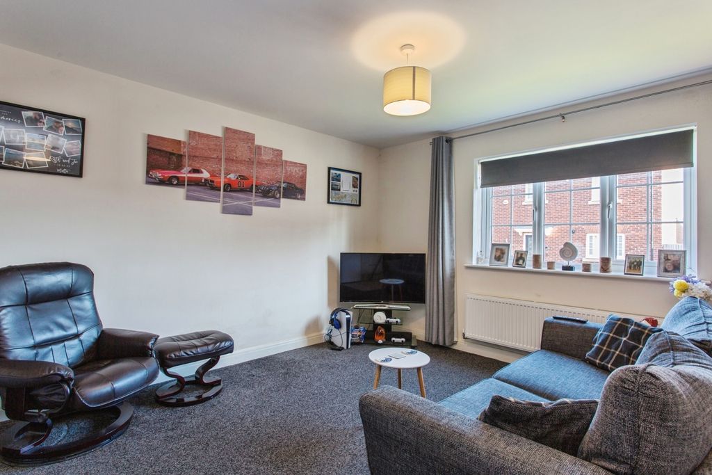 Property photo 2 of 12 Photo