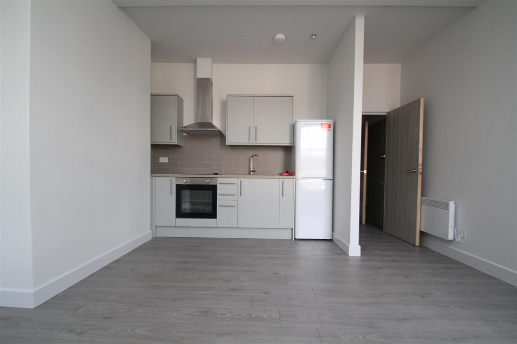 Property photo 3 of 9