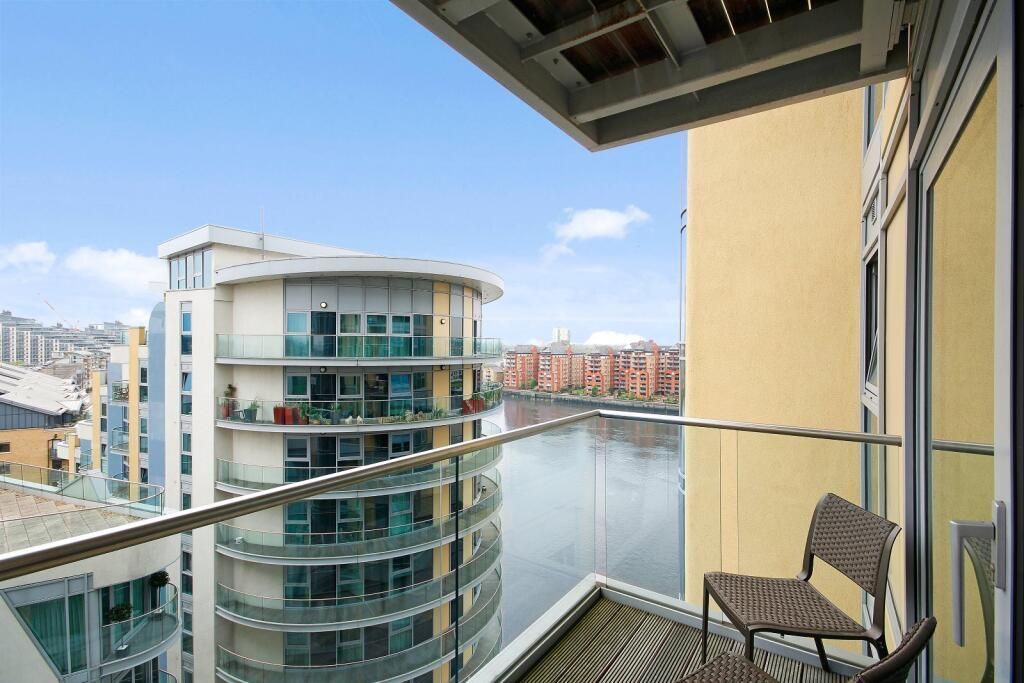 Property photo 1 of 8 Balcony