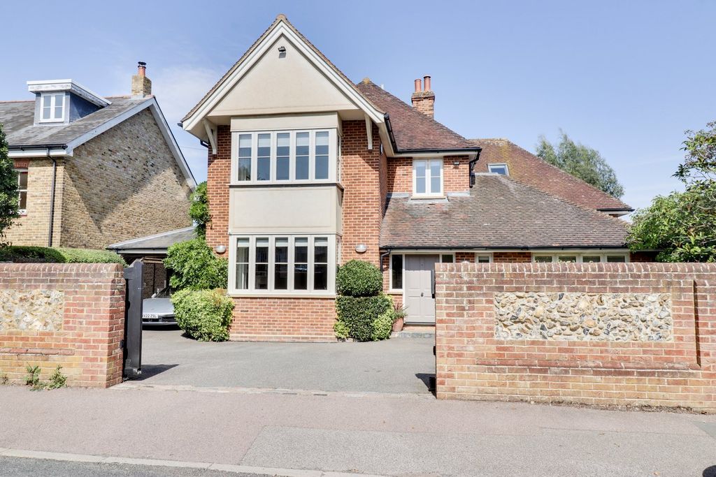 Property photo 1 of 30