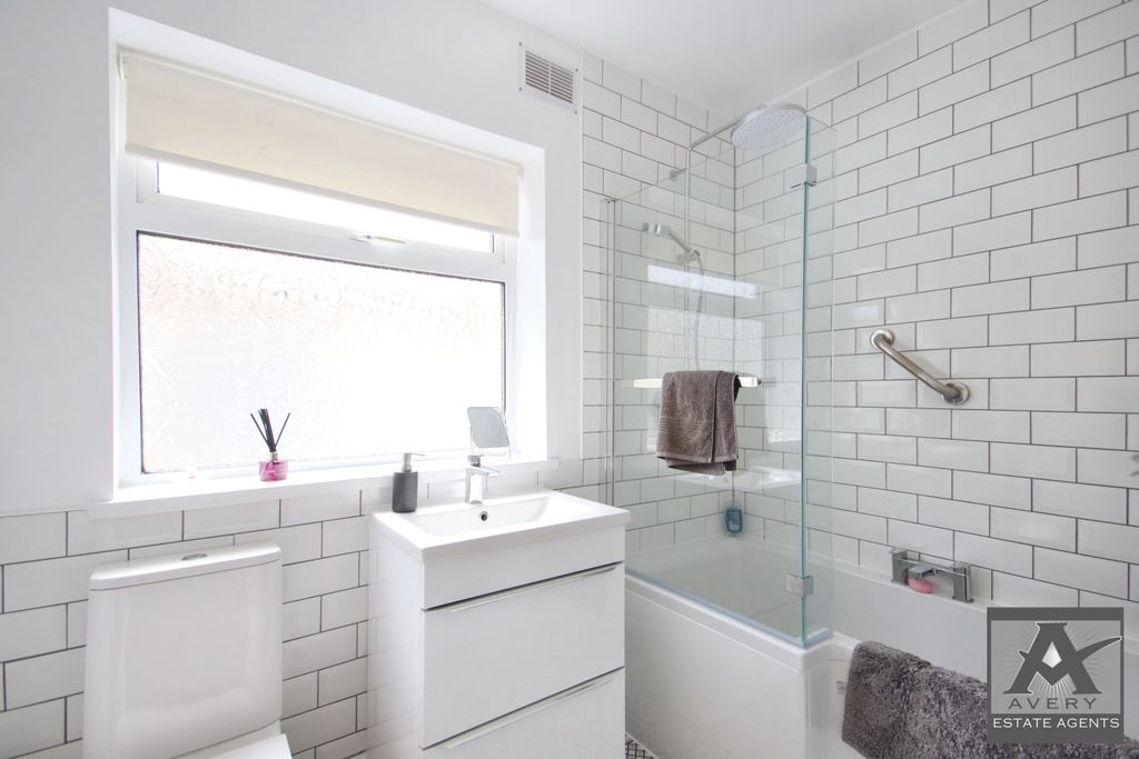 Property photo 3 of 18 Gallery