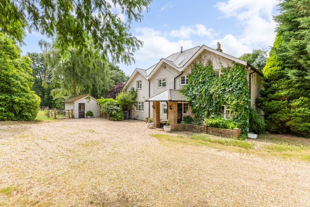 Property photo 1 of 16 Front