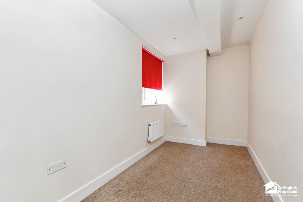 Property photo 3 of 18 Image 2