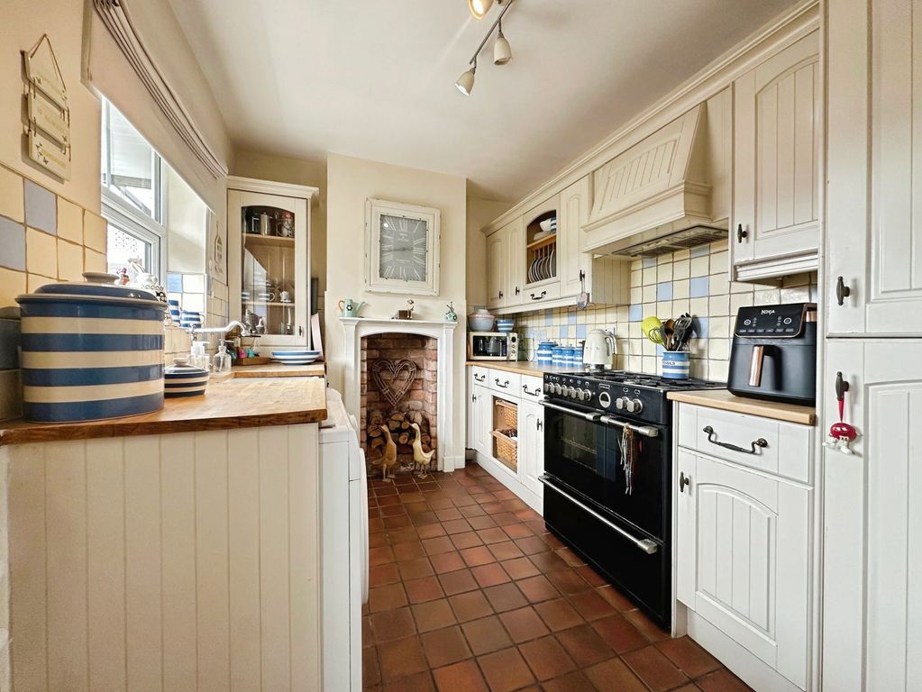 Property photo 3 of 17