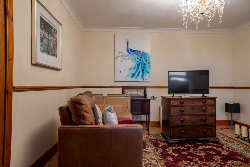 Property photo 2 of 32