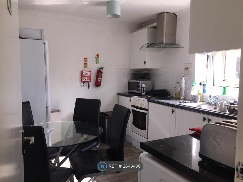 Property photo 2 of 3