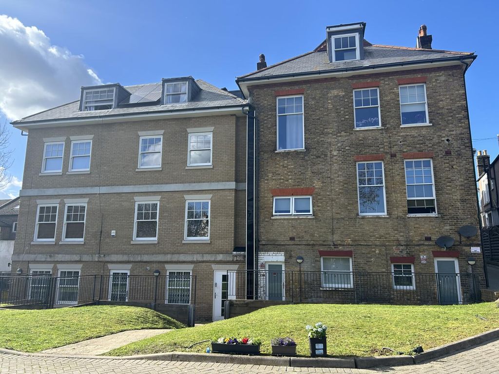 Property photo 1 of 6 Front (Exterior)