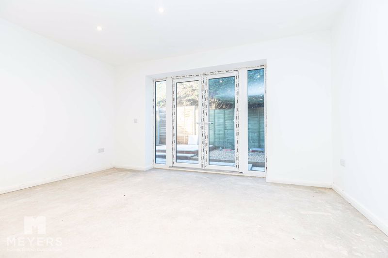 Property photo 3 of 17 Photo 12