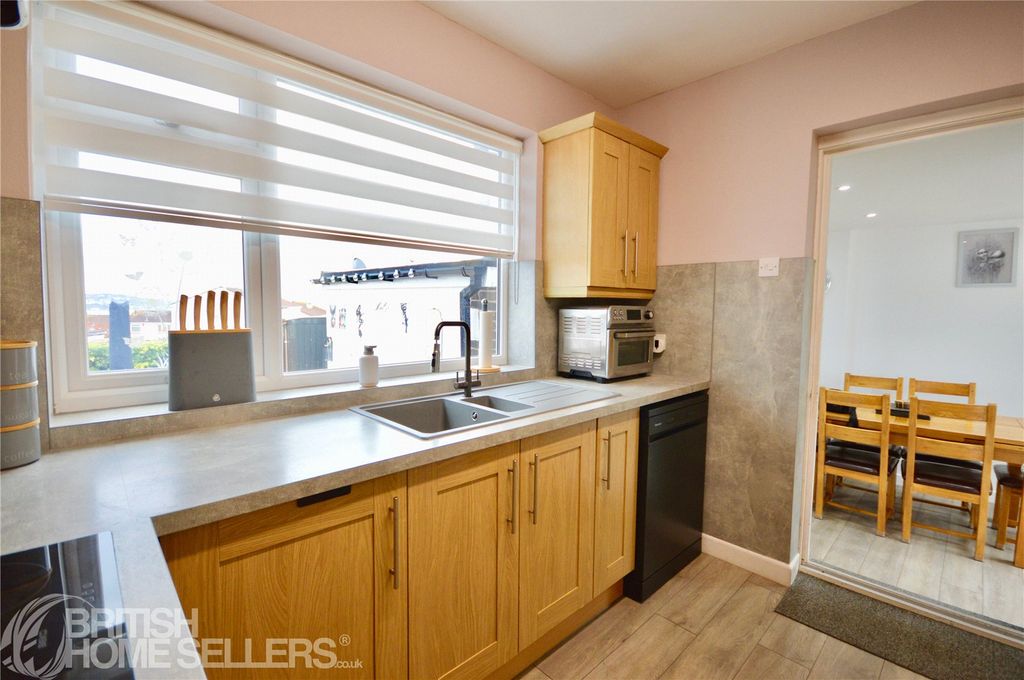 Property photo 2 of 17 Picture No. 04