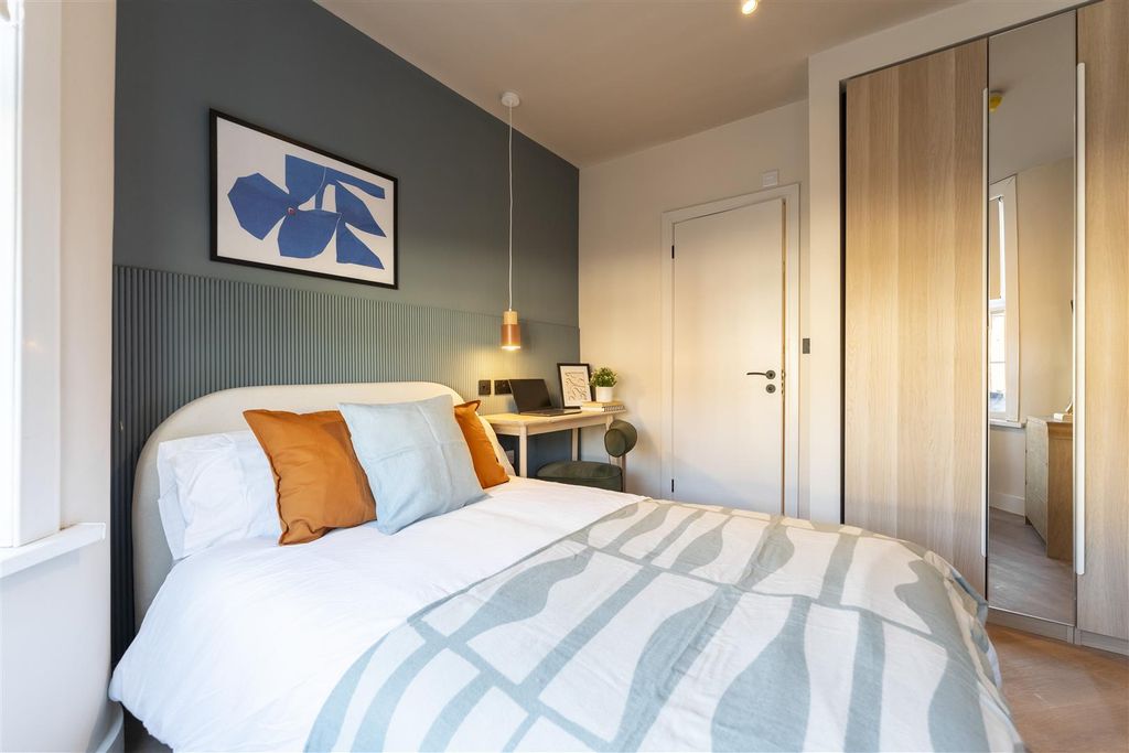 Property photo 3 of 8 57Kitchenerrd-Photos-118.Jpg