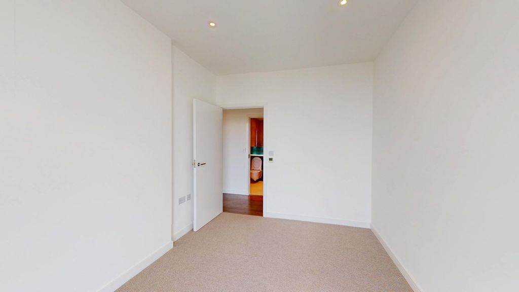 Additional image 11 of 3 bed flat for saleTennyson Apartments, 1 Saffron Central Square, Croydon CR0