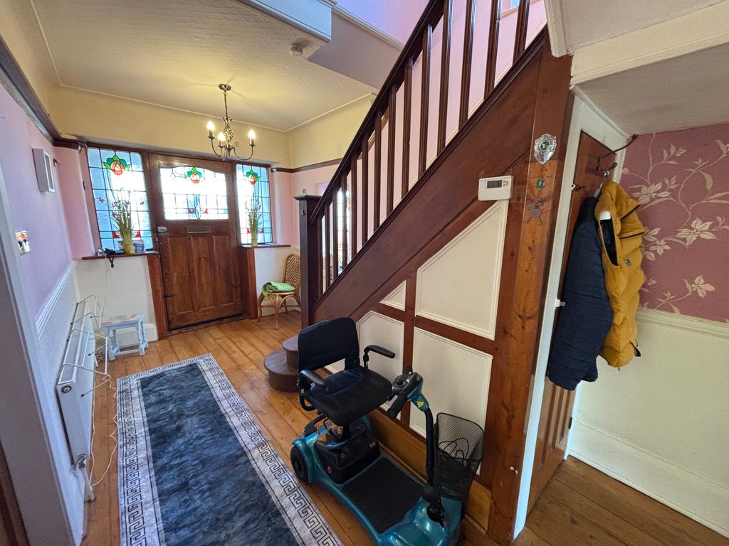Property photo 3 of 31